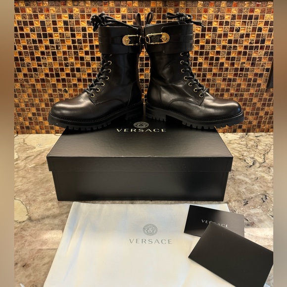🖤NWT- Versace Black Leather Combat Boots🖤 - Picture 7 of 11